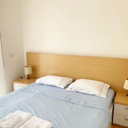 Beautiful And Lovely Apartment ติรานา ภายนอก รูปภาพ