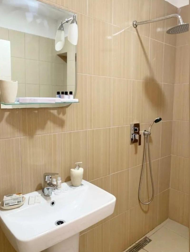 Beautiful And Lovely Apartment ติรานา ภายนอก รูปภาพ